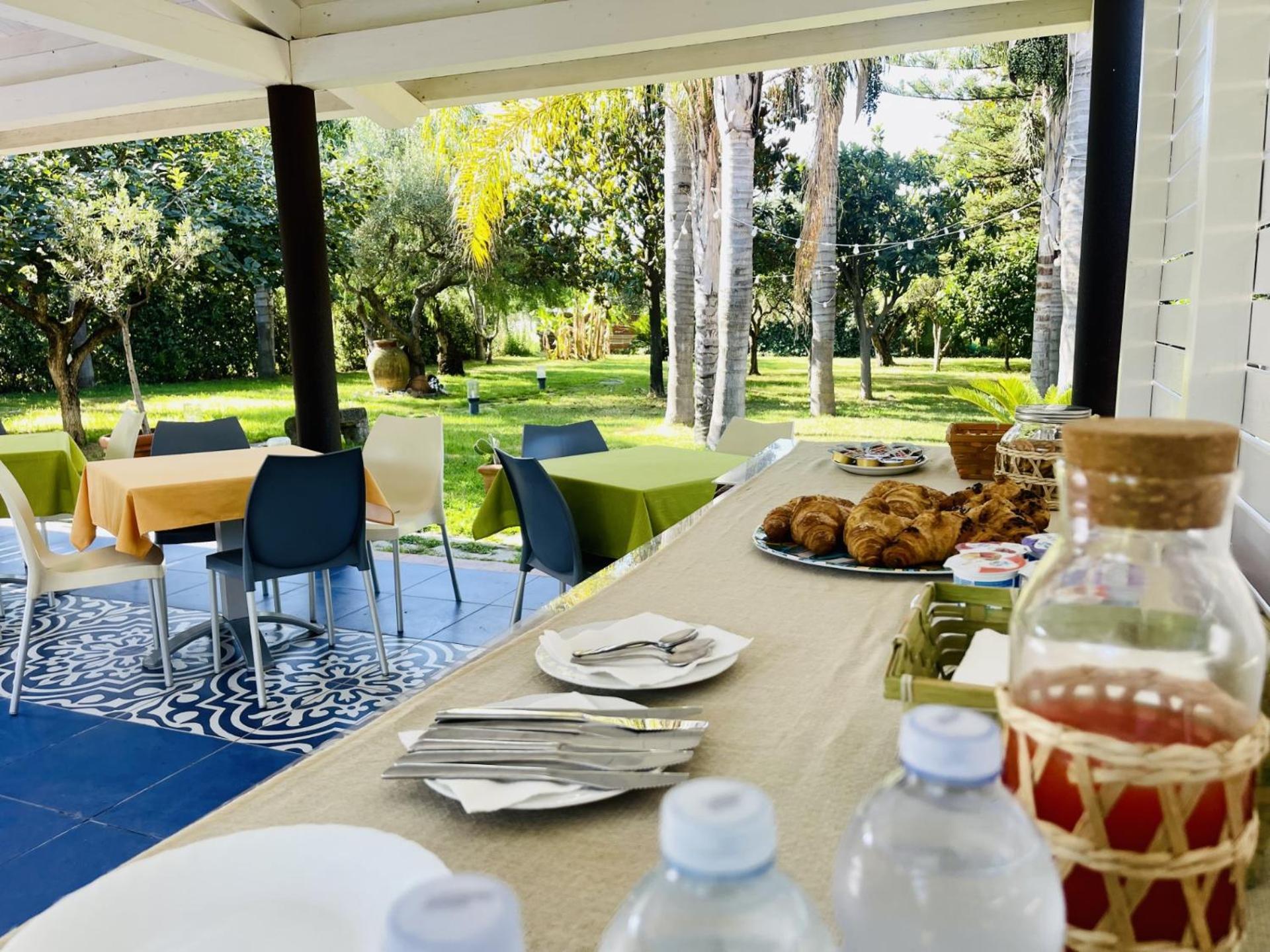 Bed and Breakfast Borgo Camicia In Barcellona Pozzo di Gotto Exterior foto